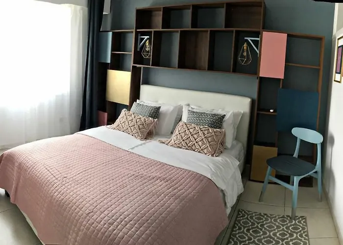 Cozy Getaway In アパート *