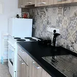 Cozy Getaway In Lägenhet